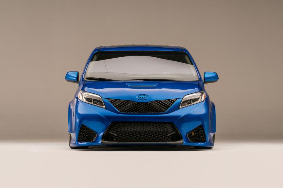  Toyota Extreme Sienna 2016 года  (фото 3 из 6)